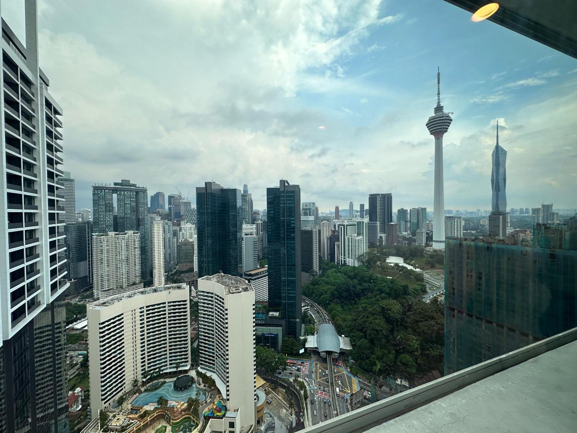 Platinum Klcc By Rainbow Suites Kuala Lumpur Exterior photo