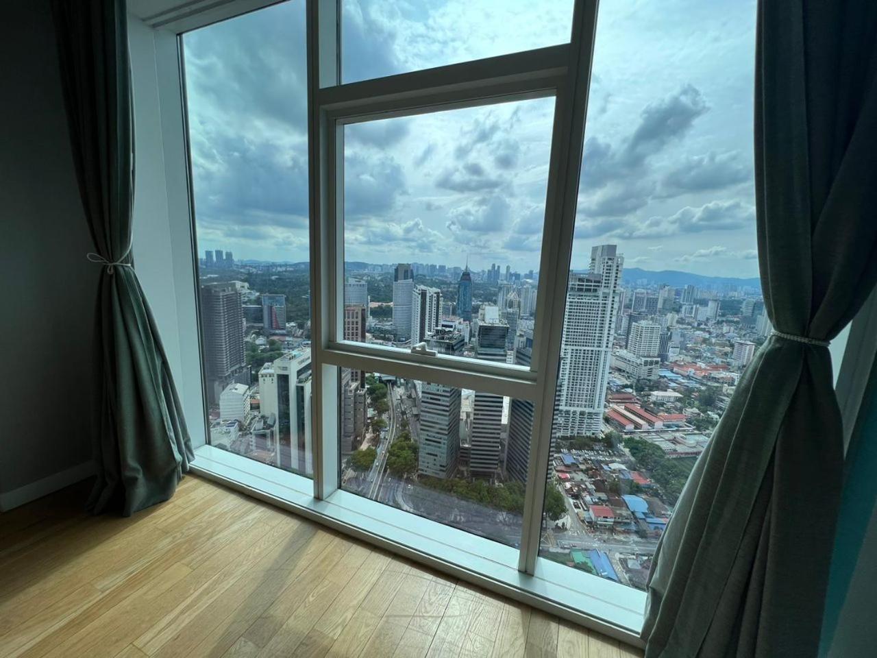 Platinum Klcc By Rainbow Suites Kuala Lumpur Exterior photo