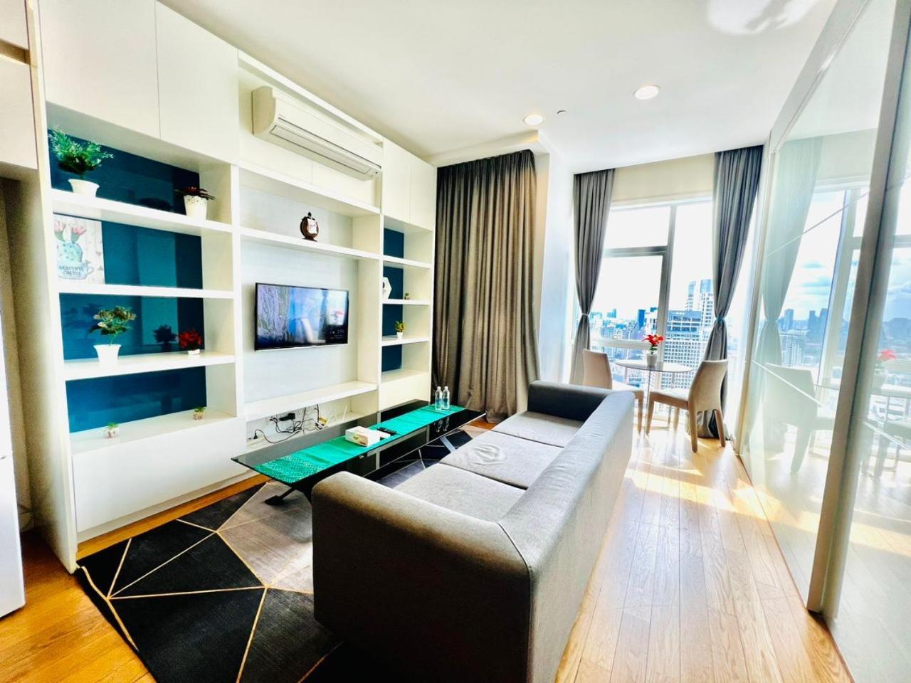 Platinum Klcc By Rainbow Suites Kuala Lumpur Exterior photo
